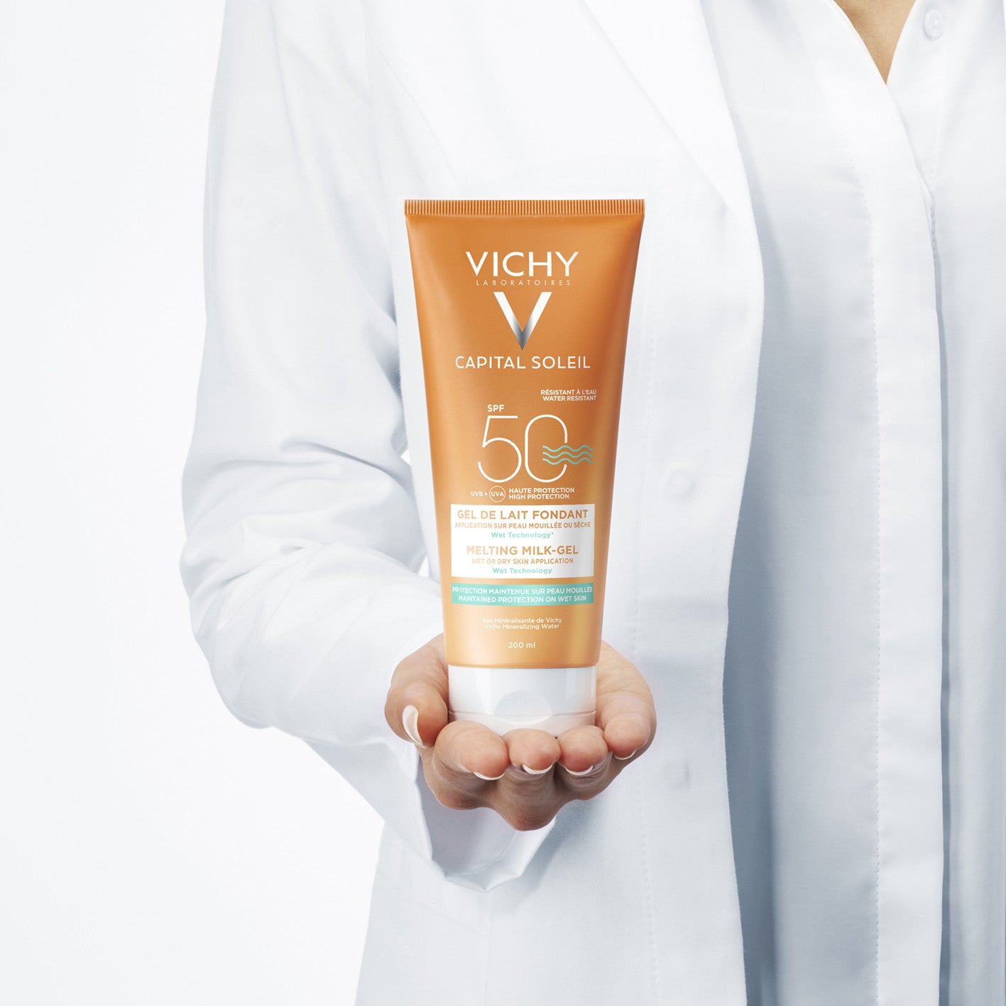 Capital Soleil Wet Technology zonnebrand melkgel SPF50 200ml